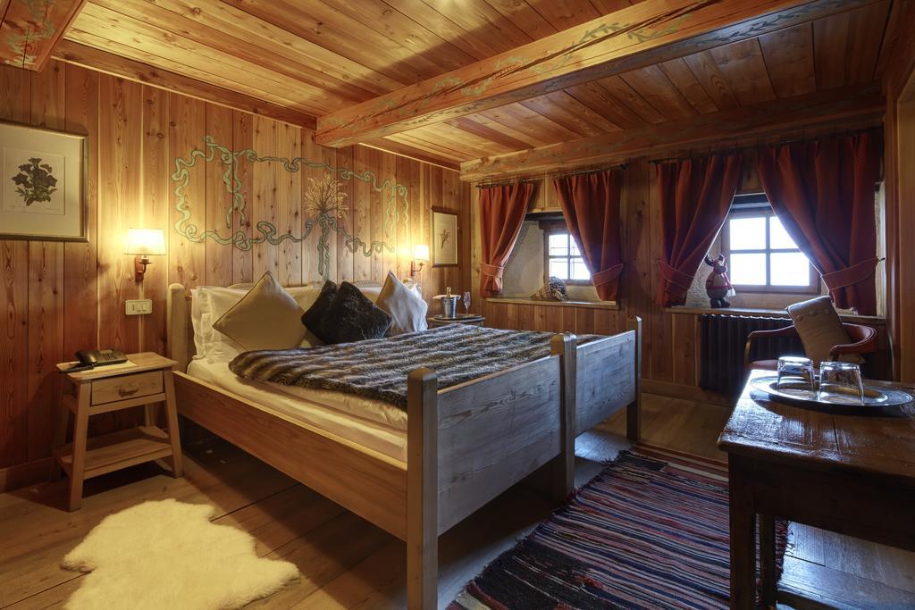 Hotellerie De Mascognaz Champoluc Esterno foto