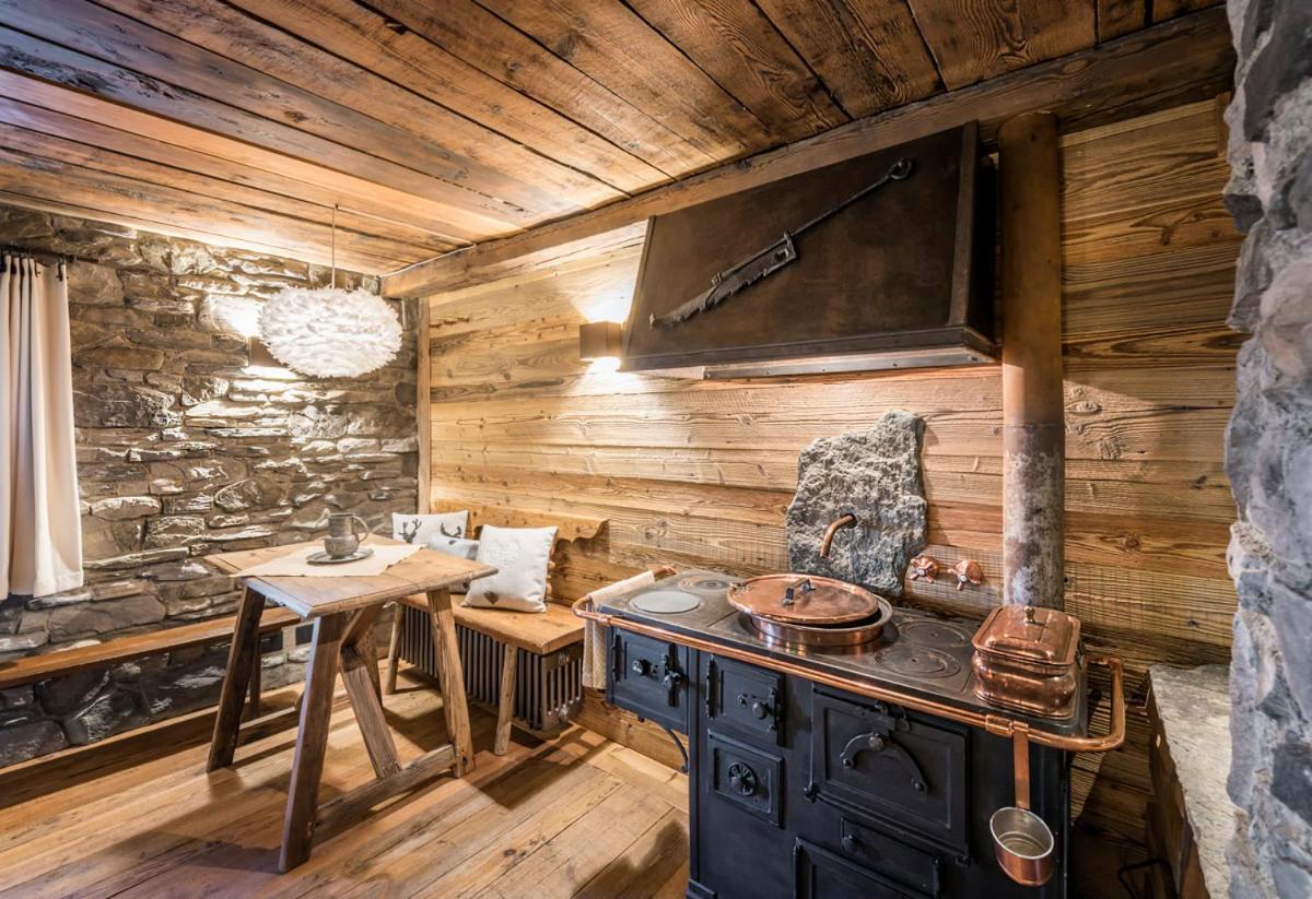 Hotellerie De Mascognaz Champoluc Esterno foto