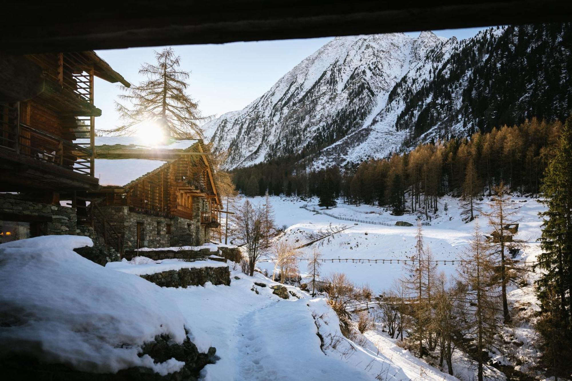 Hotellerie De Mascognaz Champoluc Esterno foto