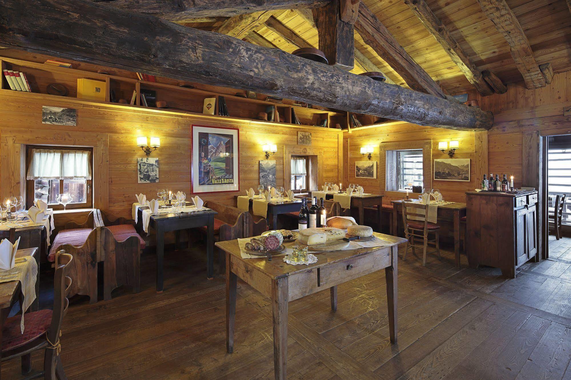 Hotellerie De Mascognaz Champoluc Esterno foto