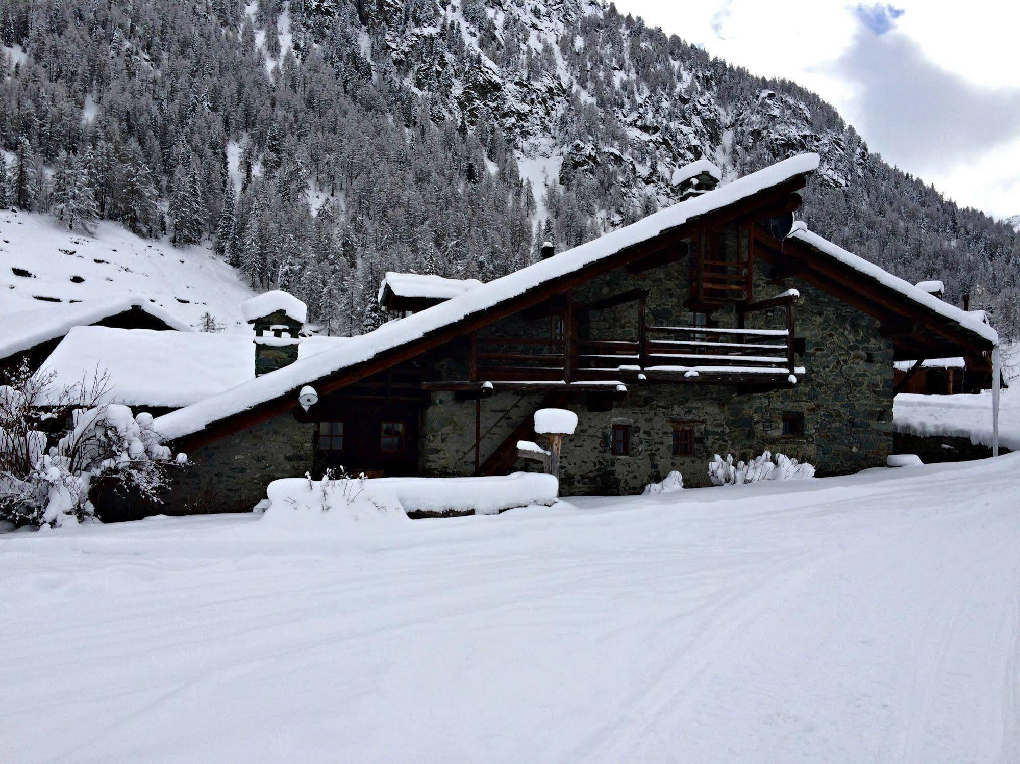 Hotellerie De Mascognaz Champoluc Esterno foto